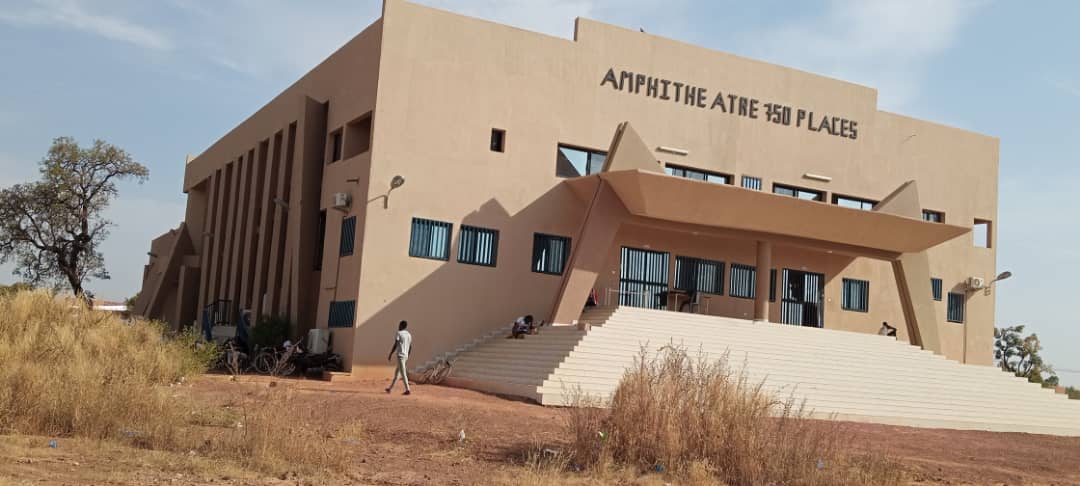 Amphitheatre 750 places